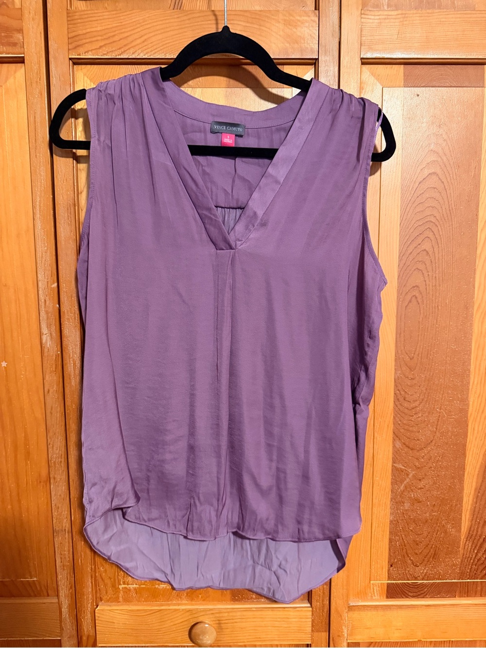 Vince Camuto Lavender-Purple Sleeveless V-Neck Camisole